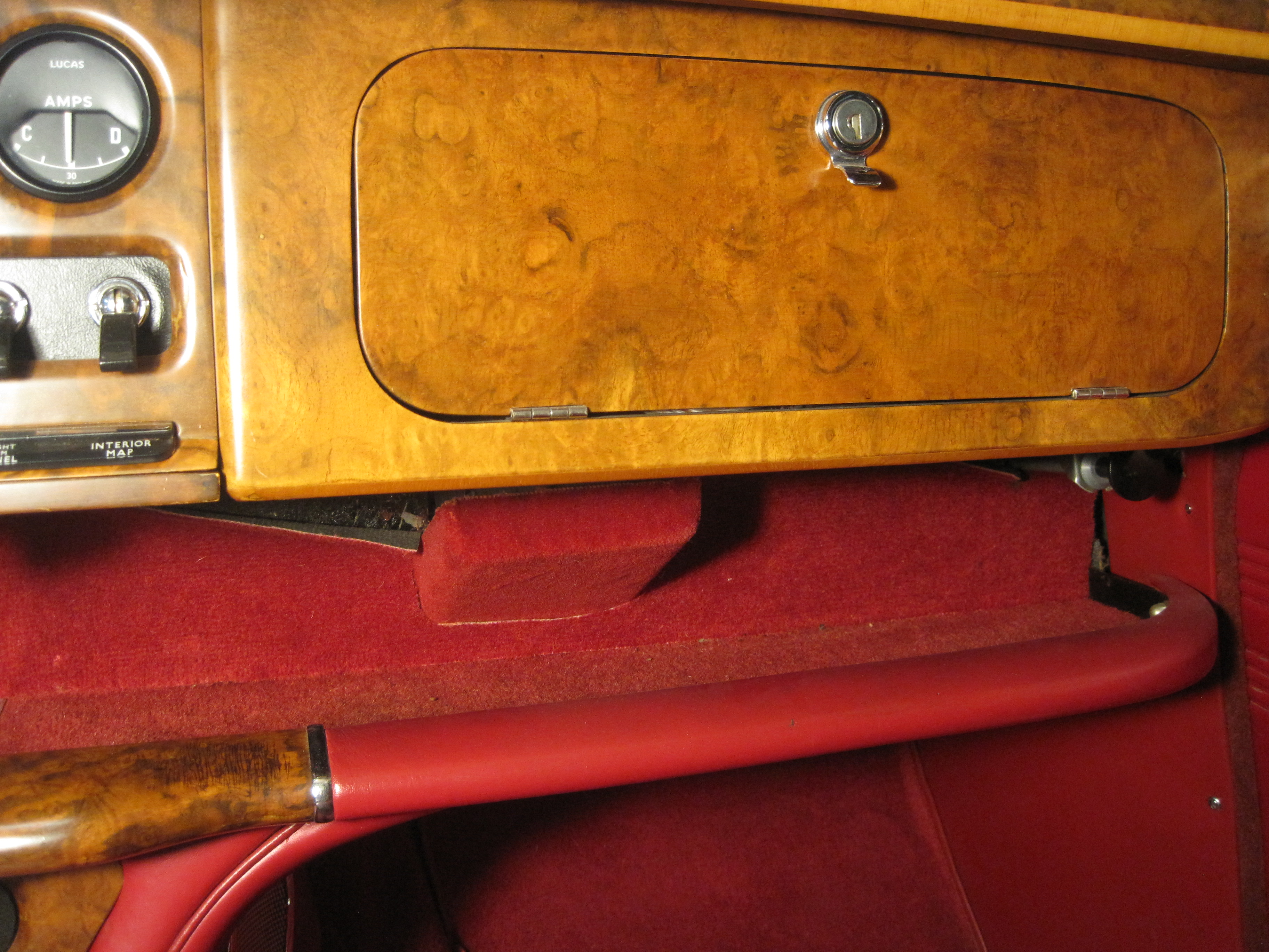 S Type interiors 010.JPG
