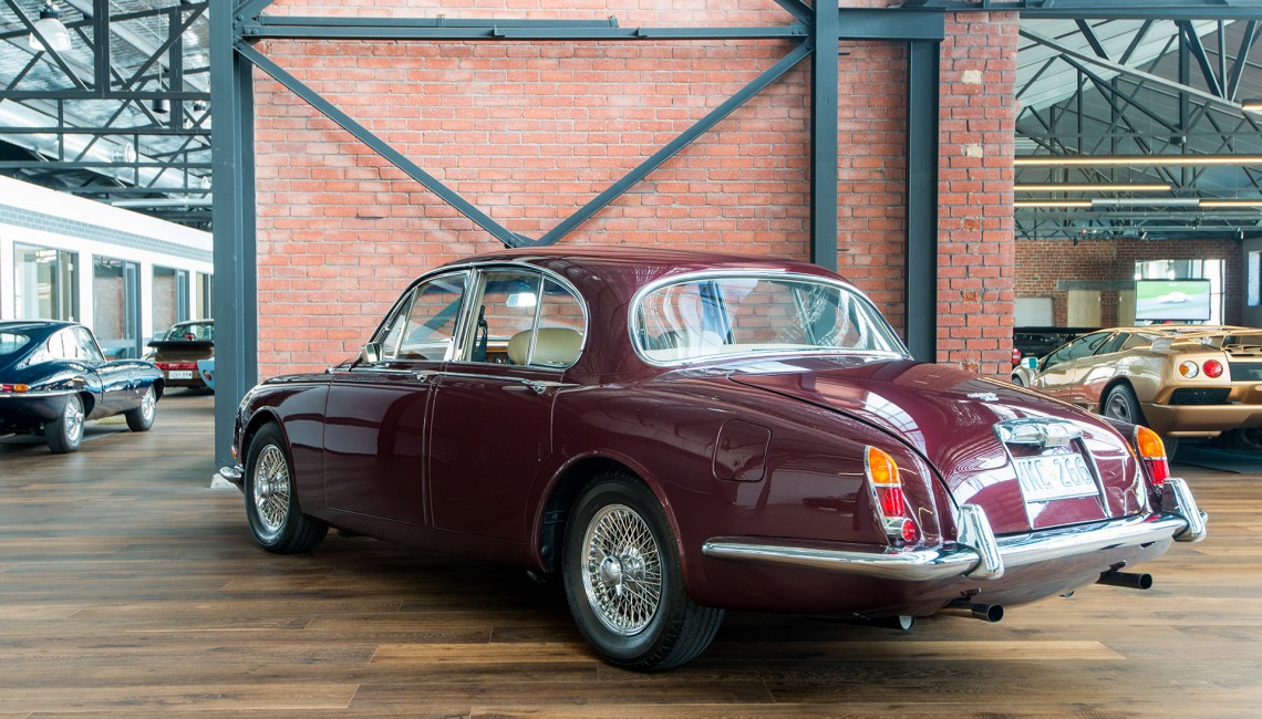Jaguar-S-type-Red-2-2-1140x650.jpg
