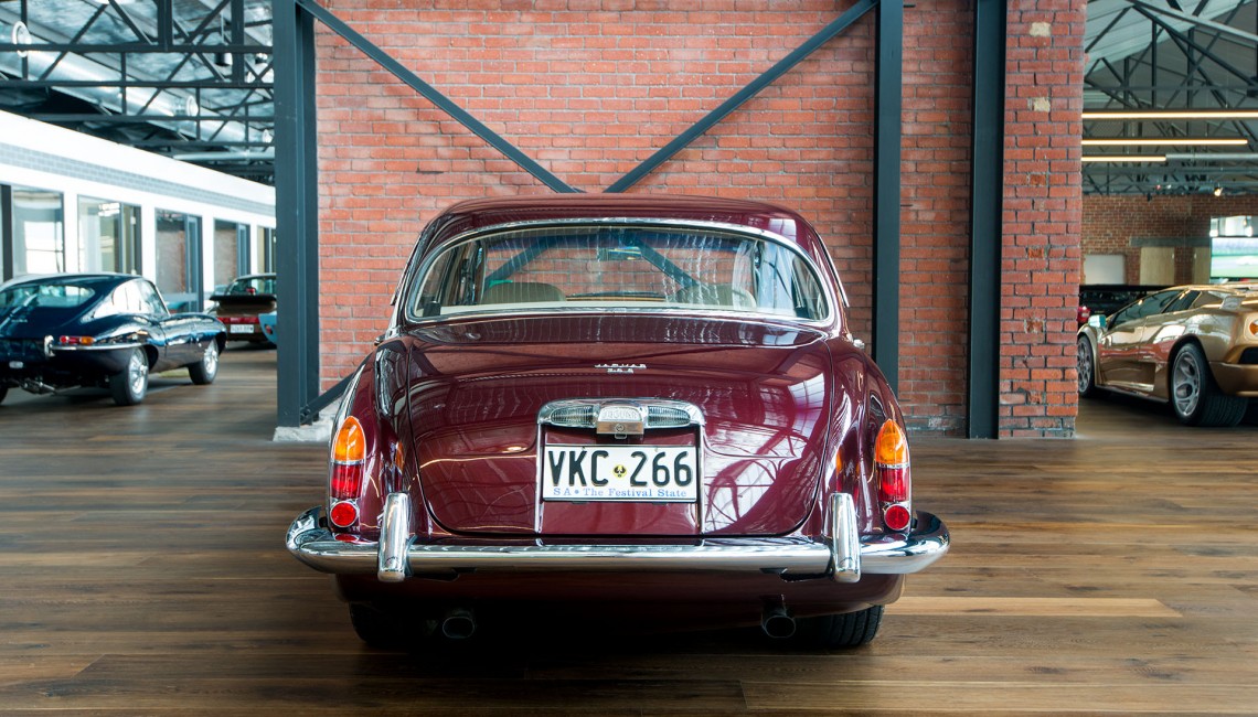 Jaguar-S-type-Red-28-2-1140x650.jpg